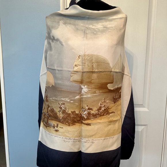 Auth.Burberry London Women’s square 100% silk scarf- Excellent Condition